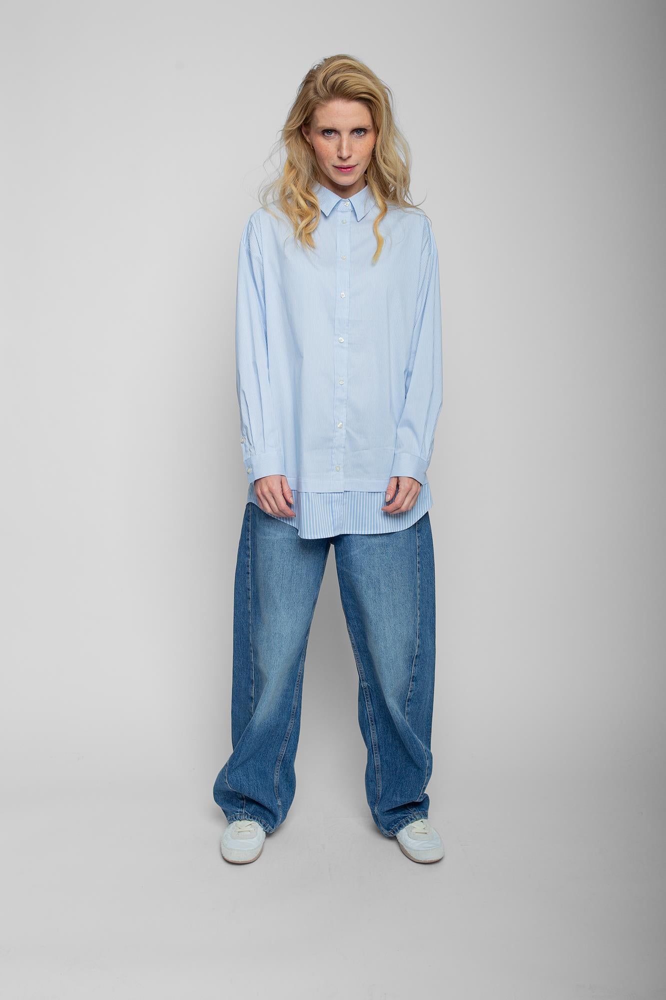 Emily van den Bergh Damen Bluse – bleu white