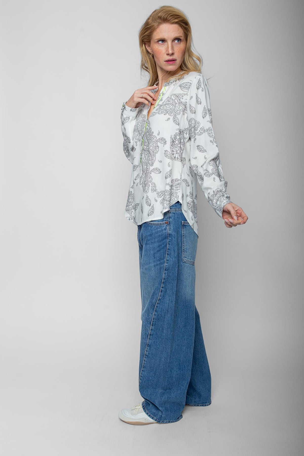 Emily van den Bergh Damen Bluseshirt Paisley-Print