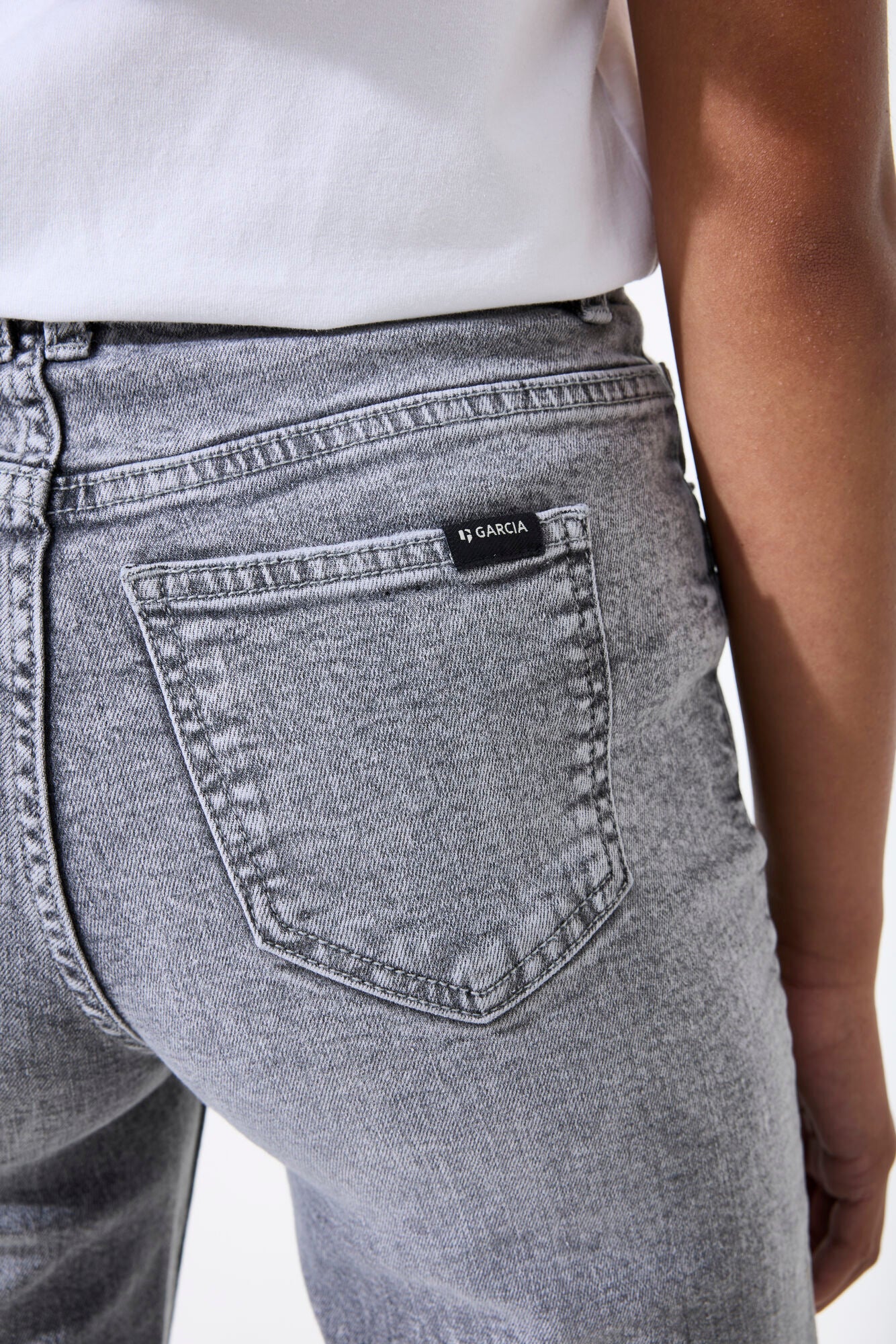 Garcia Mädchen Jeans 577 – light used