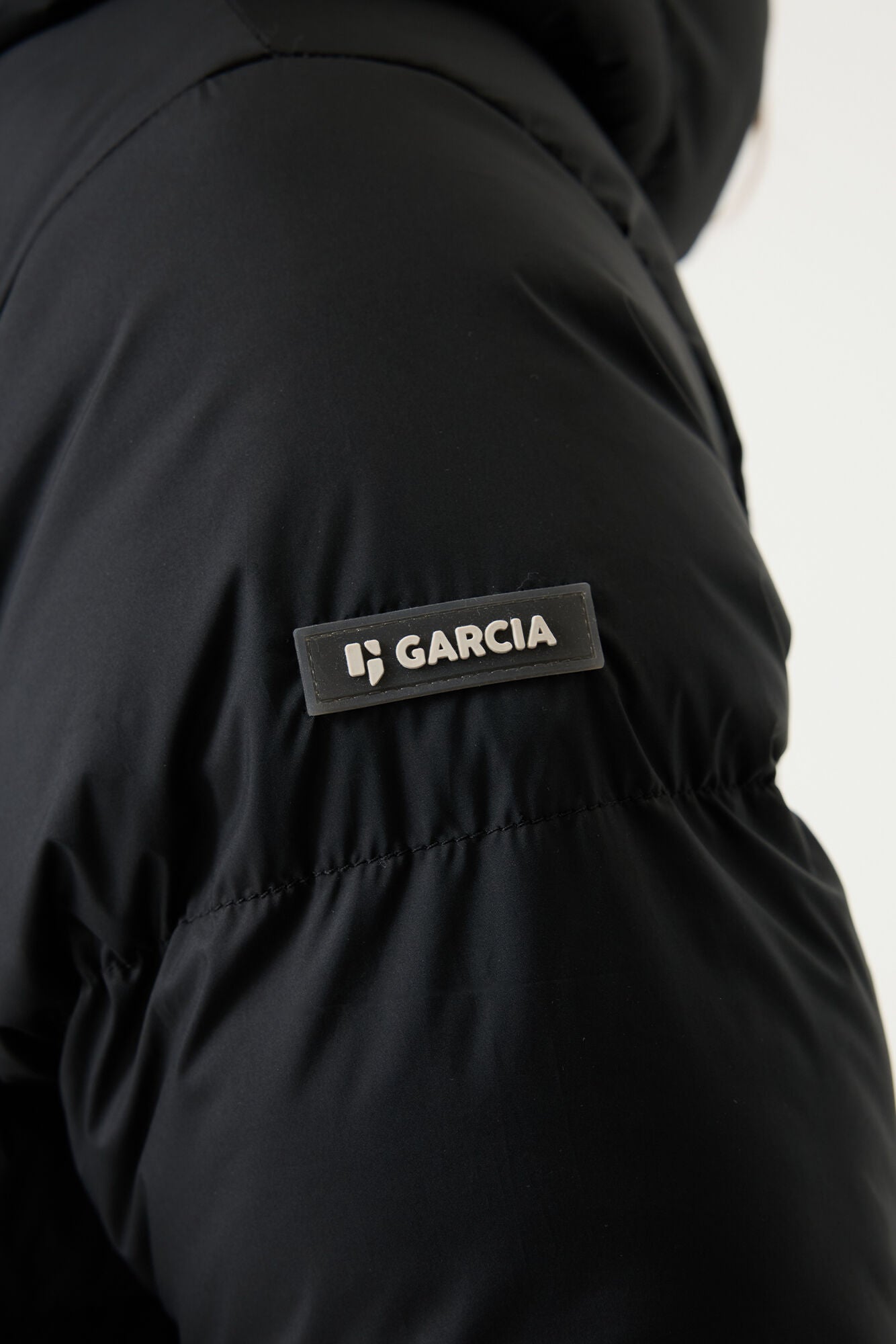 Garcia Mädchen Jacke Mädchen outdoor jacket GJ2620805 – black